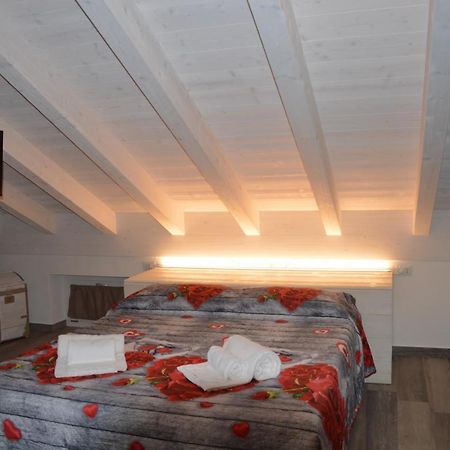 White Suite - Jacuzzi, Swimming Pool & Lake View Lezzeno Dış mekan fotoğraf