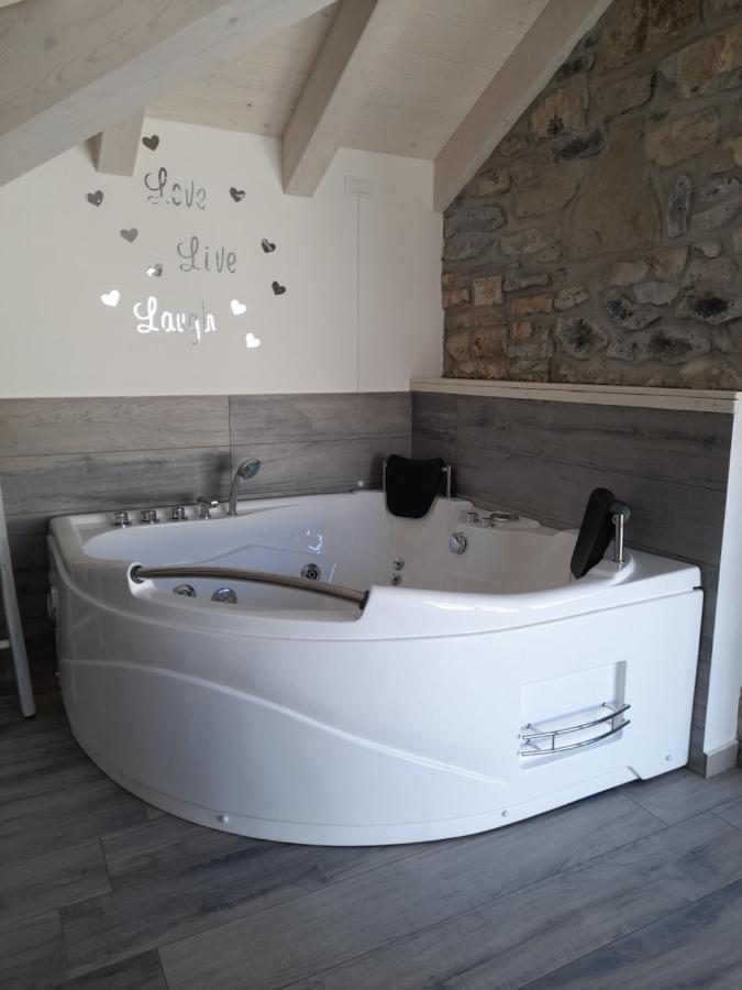 White Suite - Jacuzzi, Swimming Pool & Lake View Lezzeno Dış mekan fotoğraf